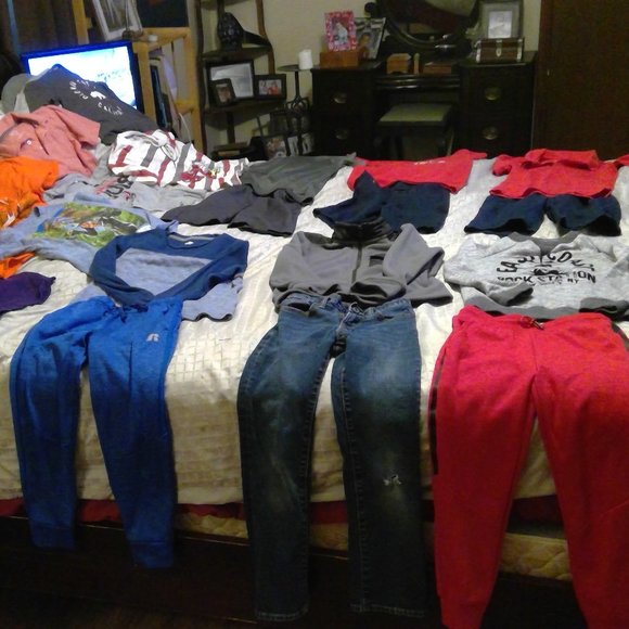 Bundle of Boys Clothes Sizes 6-7, 23 pieces - Picture 11 of 13